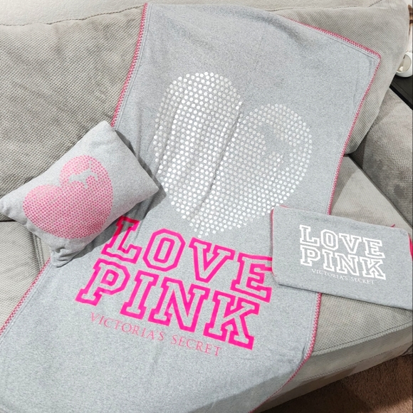 PINK Victoria's Secret Other - Vintage Victoria's Secret VS PINK Pillow & Blanket Travel Bag Set Monogram Dog